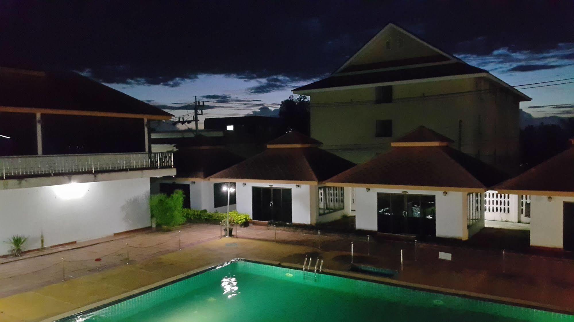 Sadudee Mansion Hotell Surat Thani Exteriör bild
